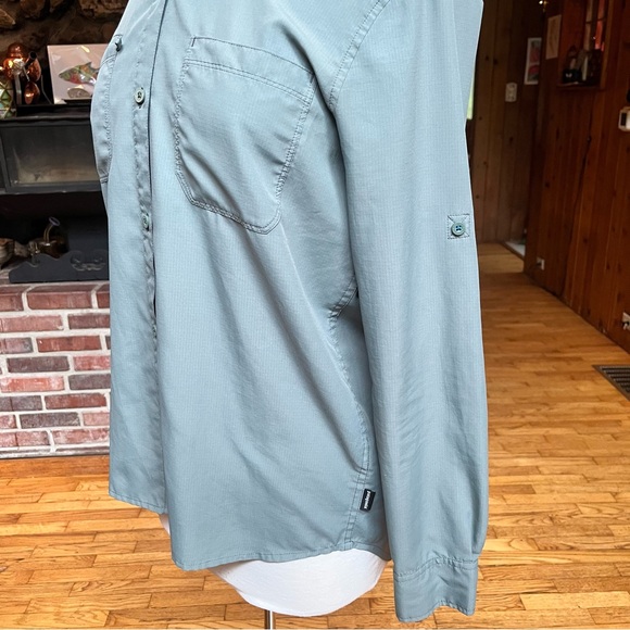 Patagonia Green Button-Up Sun Shirt - Picture 3 of 10